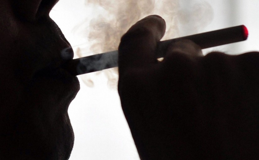 E-cigarettes safer than real cigarettes and can help you quit, UK report says