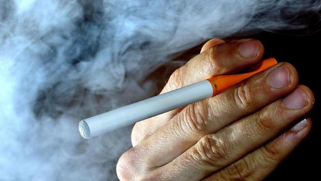 Vaping: e-cigarettes safer than smoking, says Public Health England