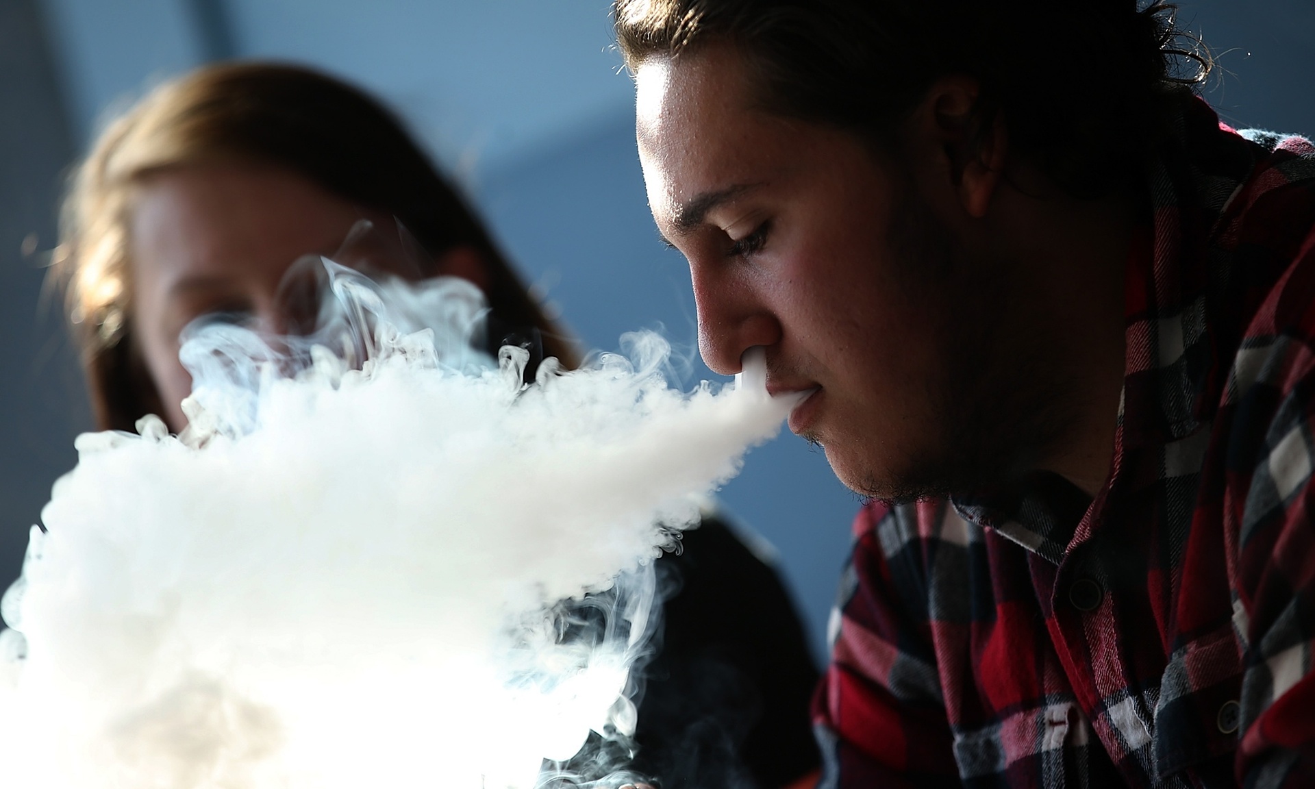 Should E Cigarettes Be Banned In Enclosed Public Coolhaze